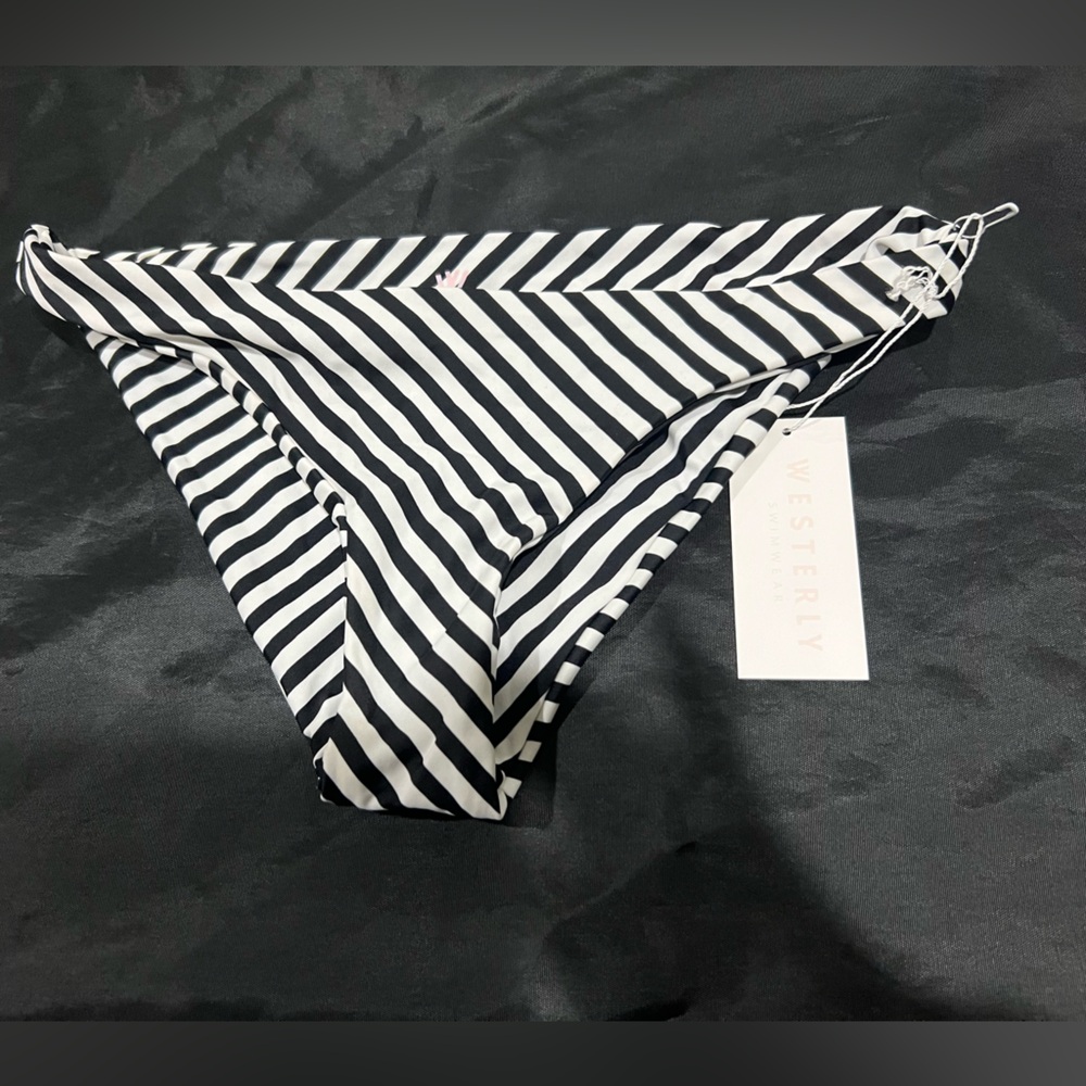 Black and White Geometric Bikini Swimwear